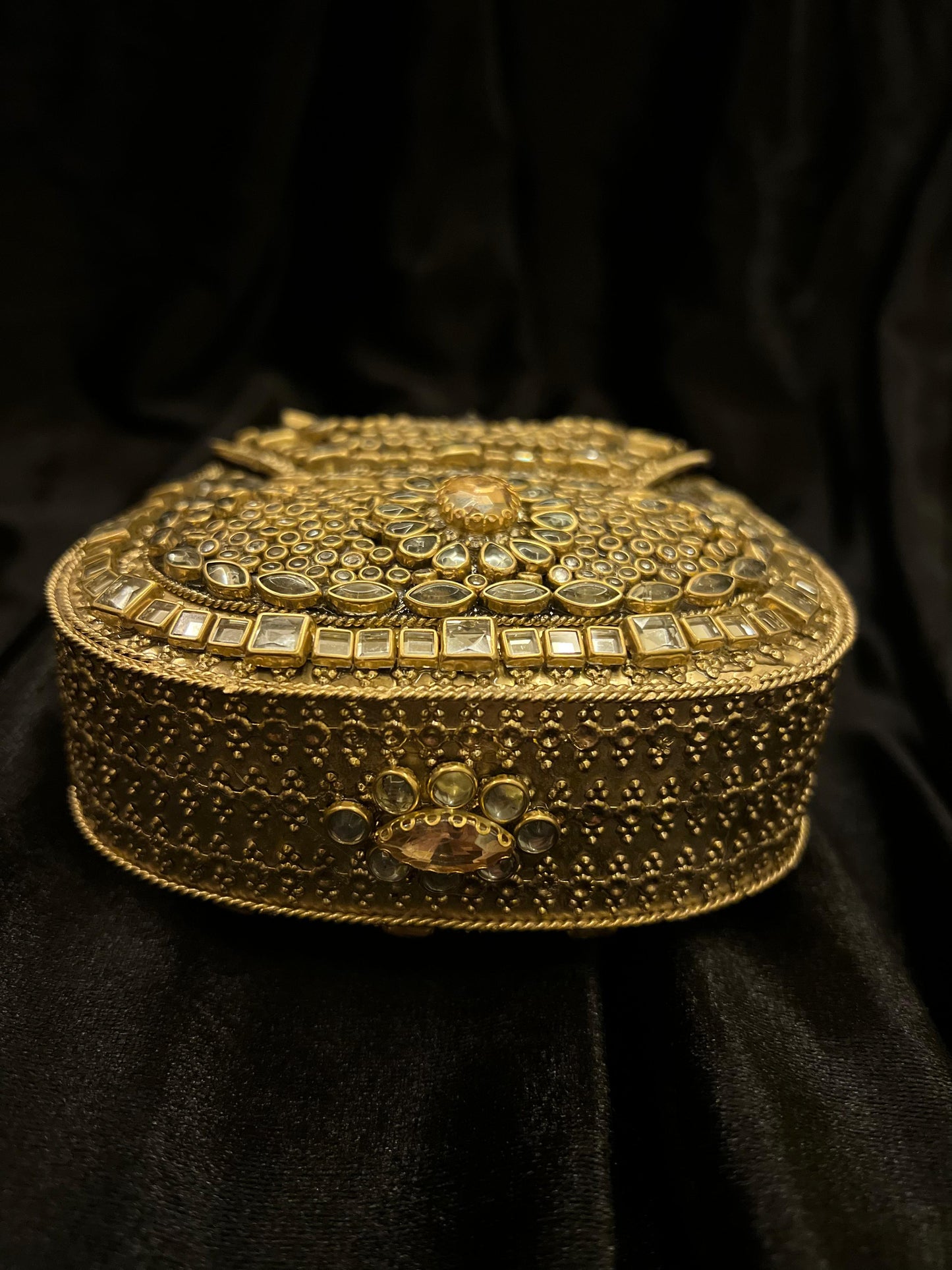 ROYAL CLUTCH