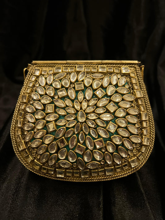 ELARA CLUTCH
